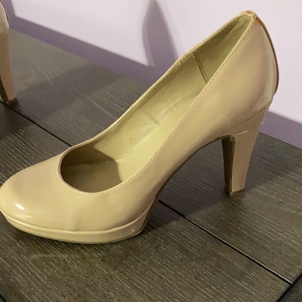Unlisted Beige 4 inch heels size 8.5